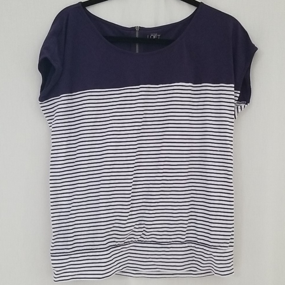 EUC! Purple/white striped top by Loft,size L